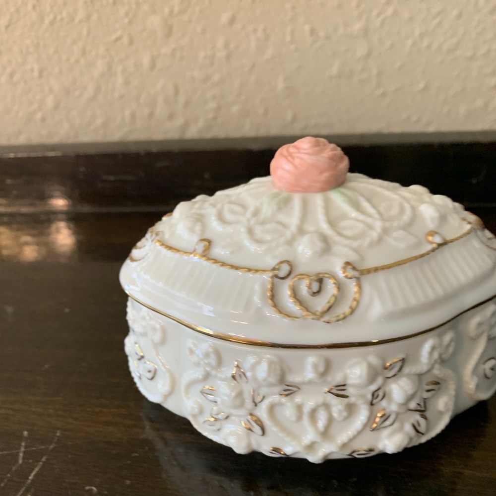 Lenox “Songs of the Heart Endless Love” Music Box